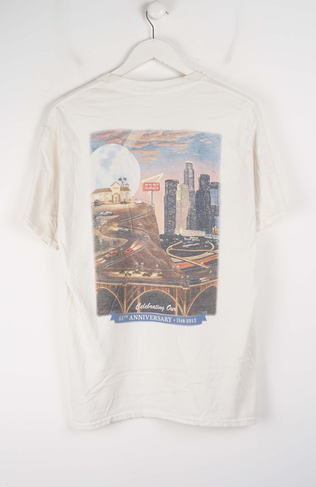 VINTAGE IN-N-OUT HAMBURGERS T-SHIRT (S)