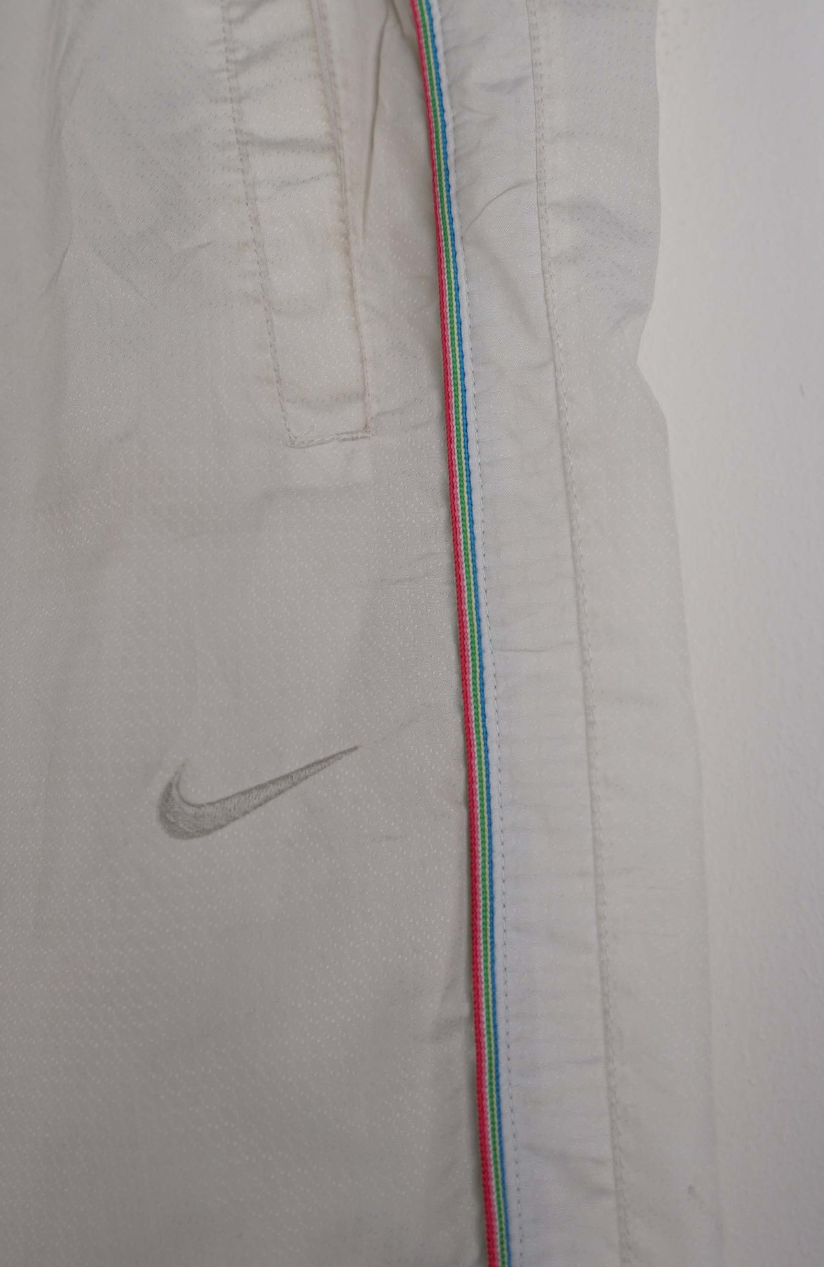 VINTAGE NIKE TRACK PANTS (M)