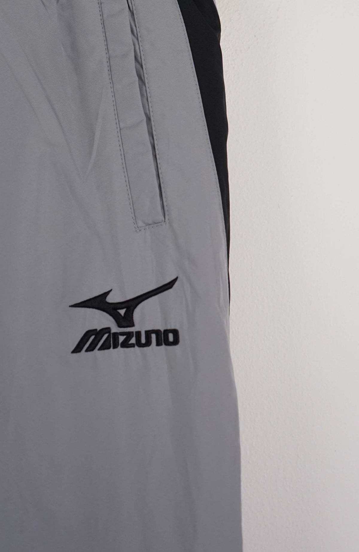 VINTAGE MIZUNO TRACK PANTS (M)