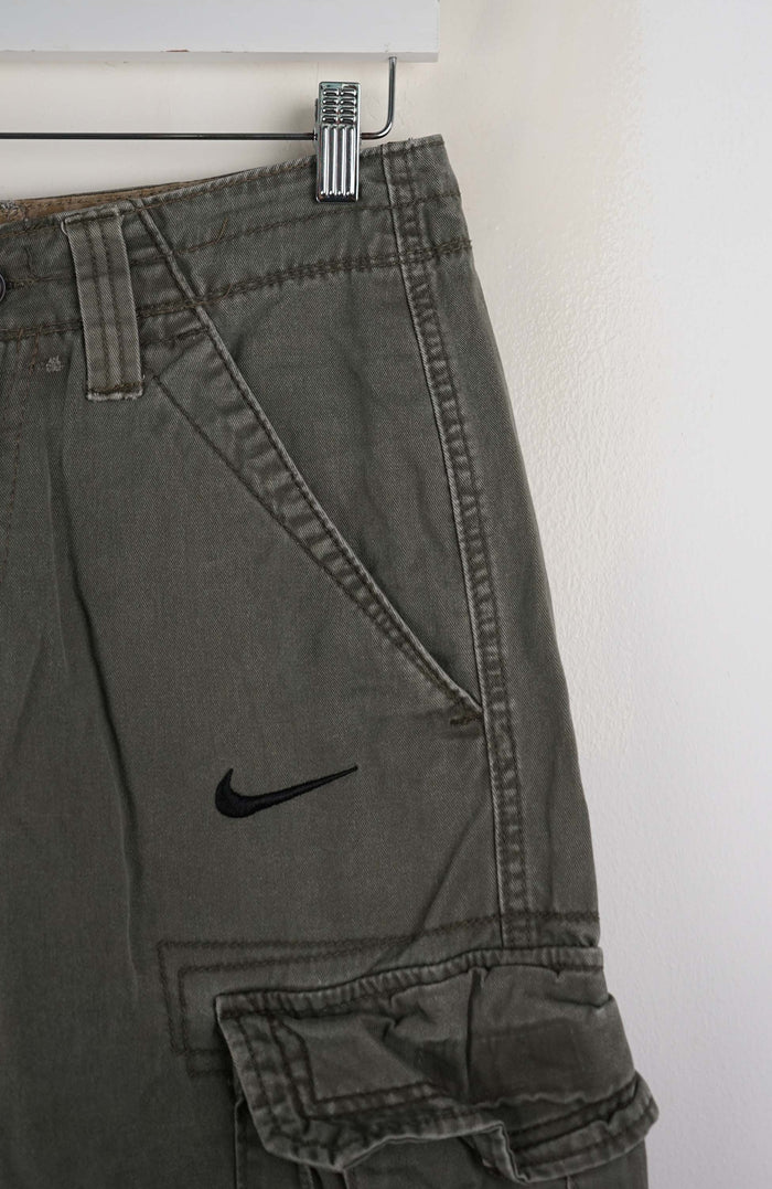 VINTAGE REWORK CARGO SHORTS W30