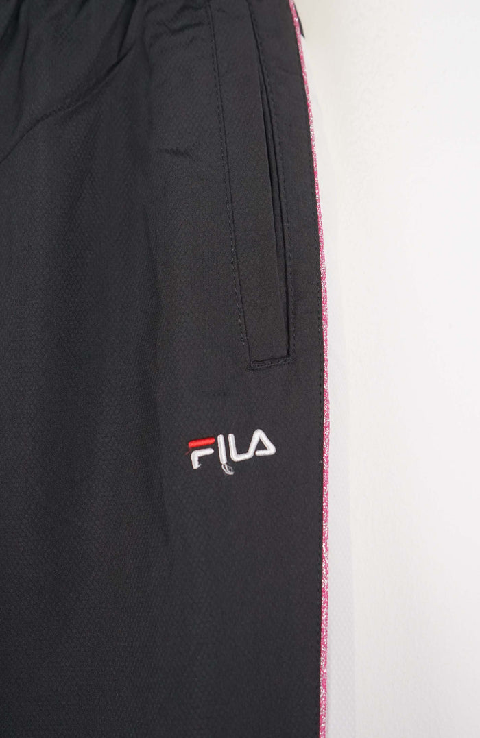 VINTAGE FILA TRACK PANTS (XS)