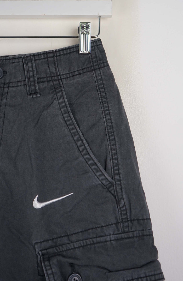 VINTAGE REWORK CARGO SHORTS W26