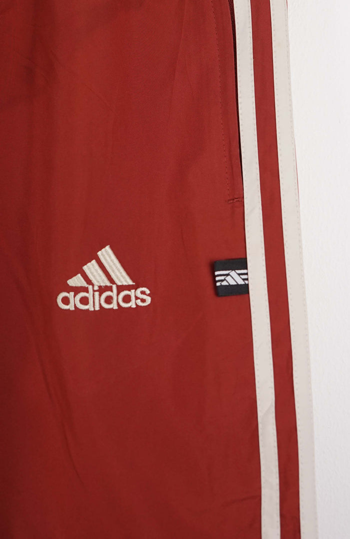 VINTAGE ADIDAS TRACK PANT SHORTS (S)