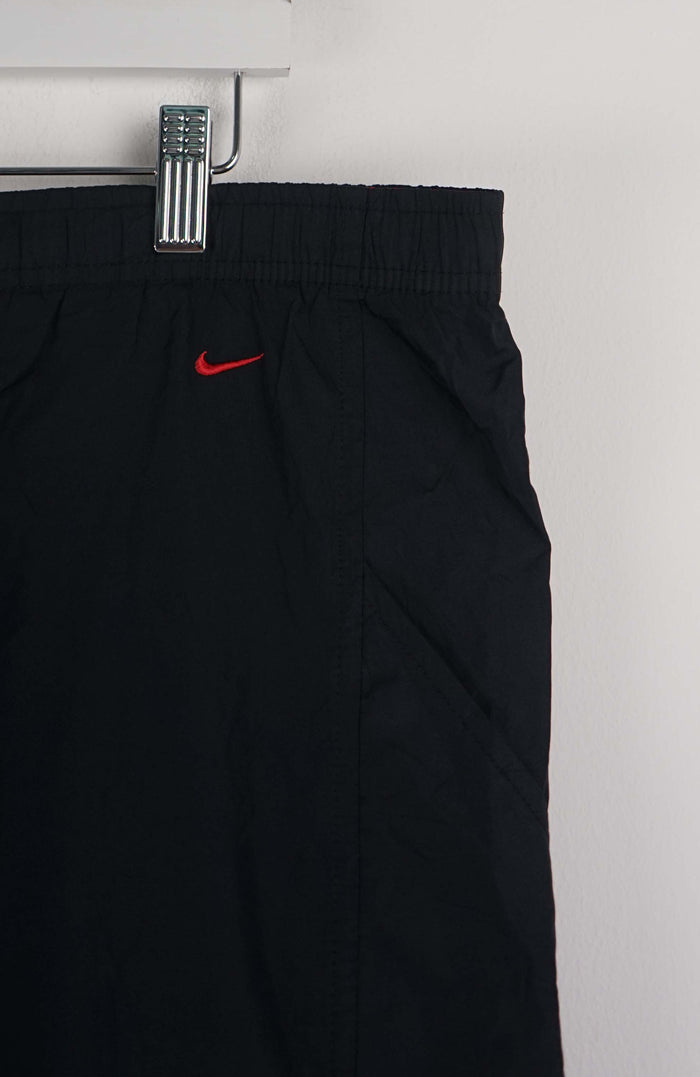VINTAGE NIKE 3/4 TRACK PANT SHORTS (XXL)