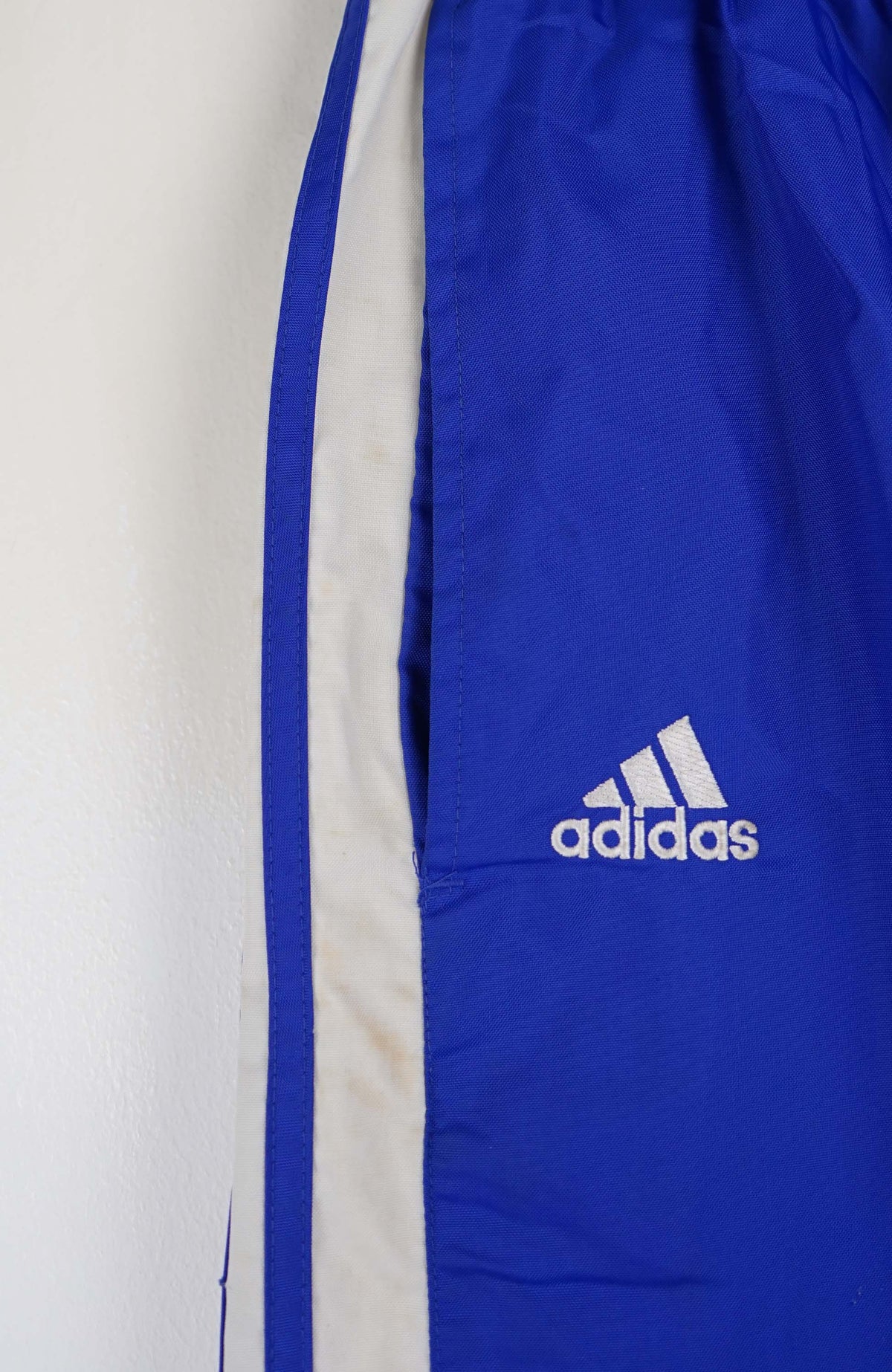 VINTAGE ADIDAS TRACK PANT SHORTS (M)