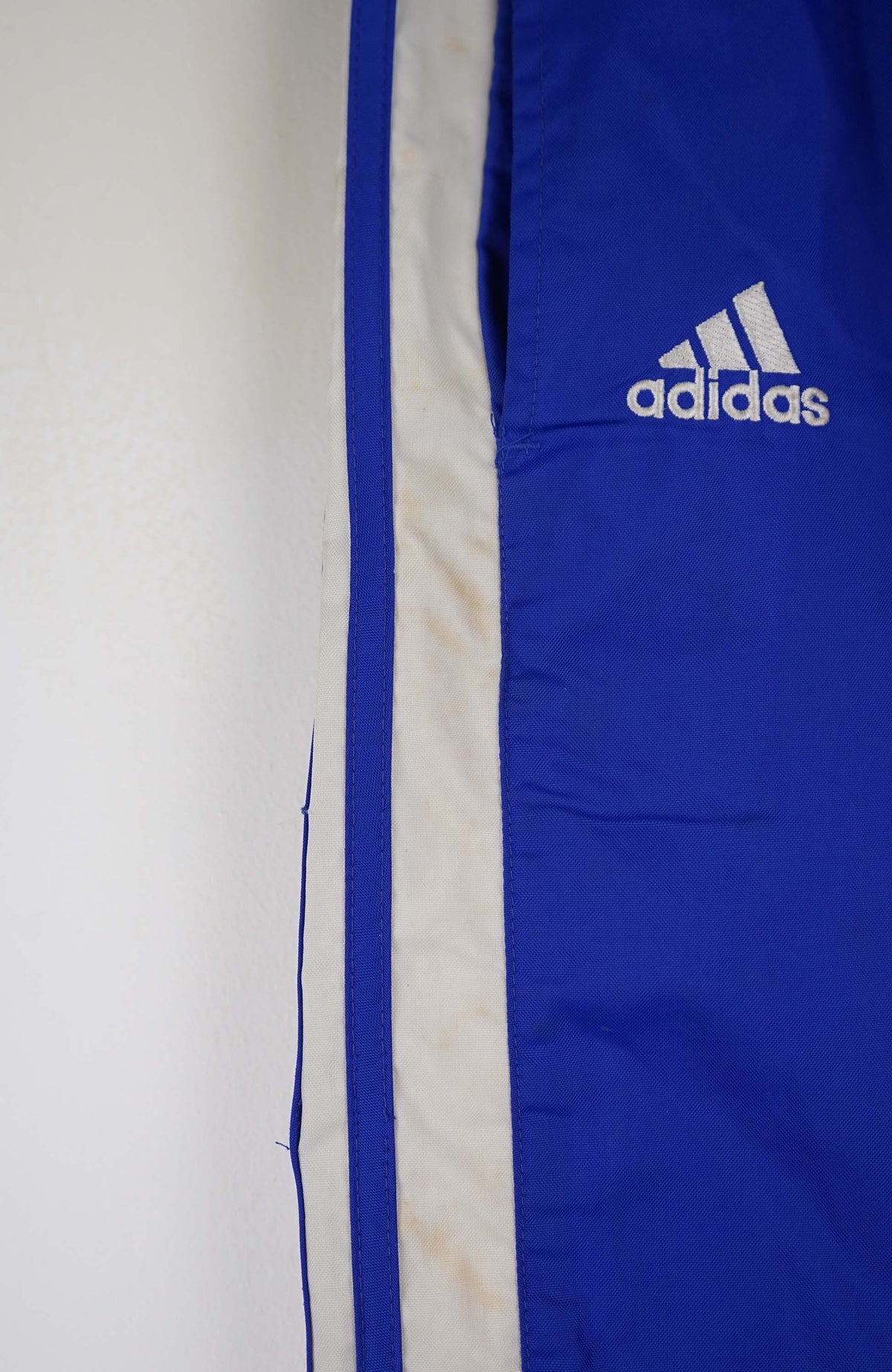 VINTAGE ADIDAS TRACK PANT SHORTS (M)