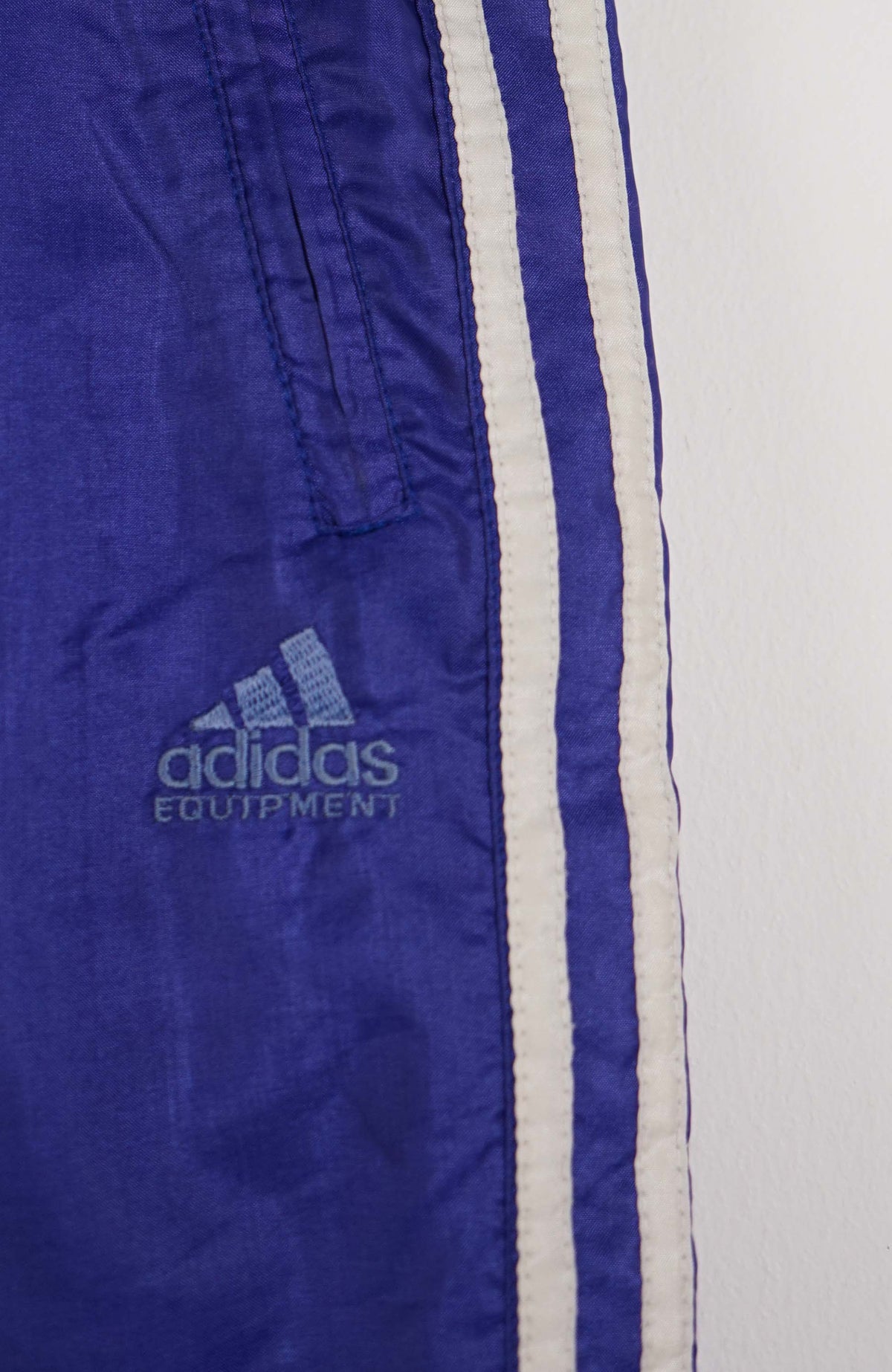 VINTAGE ADIDAS TRACK PANT SHORTS (M)