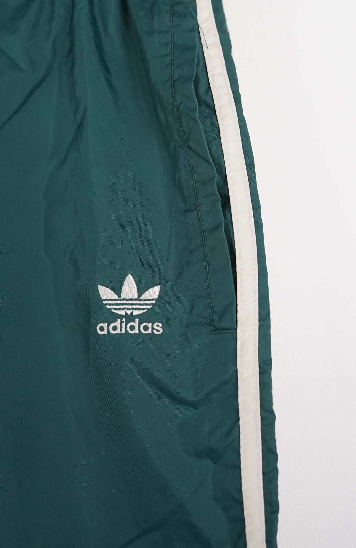 VINTAGE ADIDAS TRACK PANT SHORTS (L)