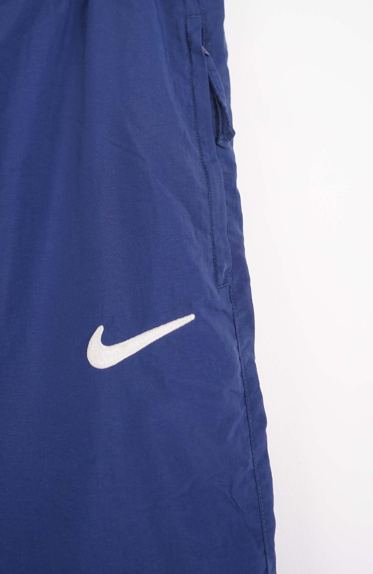 VINTAGE NIKE TRACK PANT SHORTS (L)
