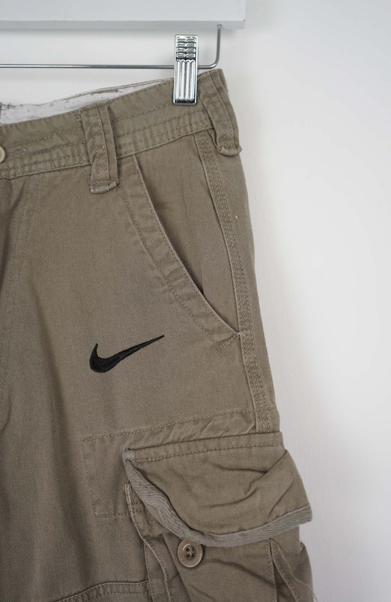 VINTAGE REWORK CARGO SHORTS W26