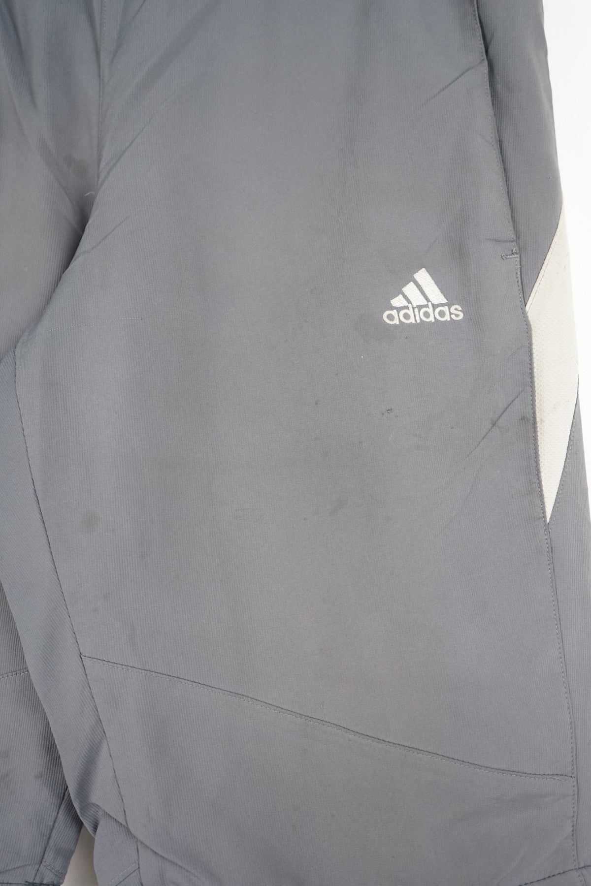 VINTAGE ADIDAS TRACK PANT SHORTS (M)