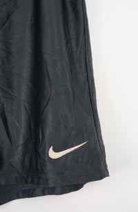 VINTAGE NIKE SHORTS W32