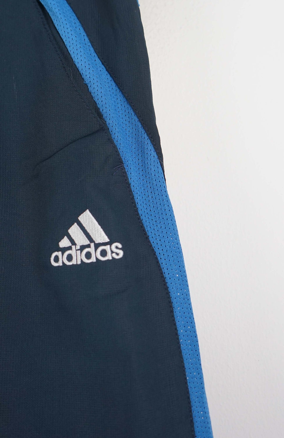 VINTAGE ADIDAS TRACK PANT SHORTS (S)
