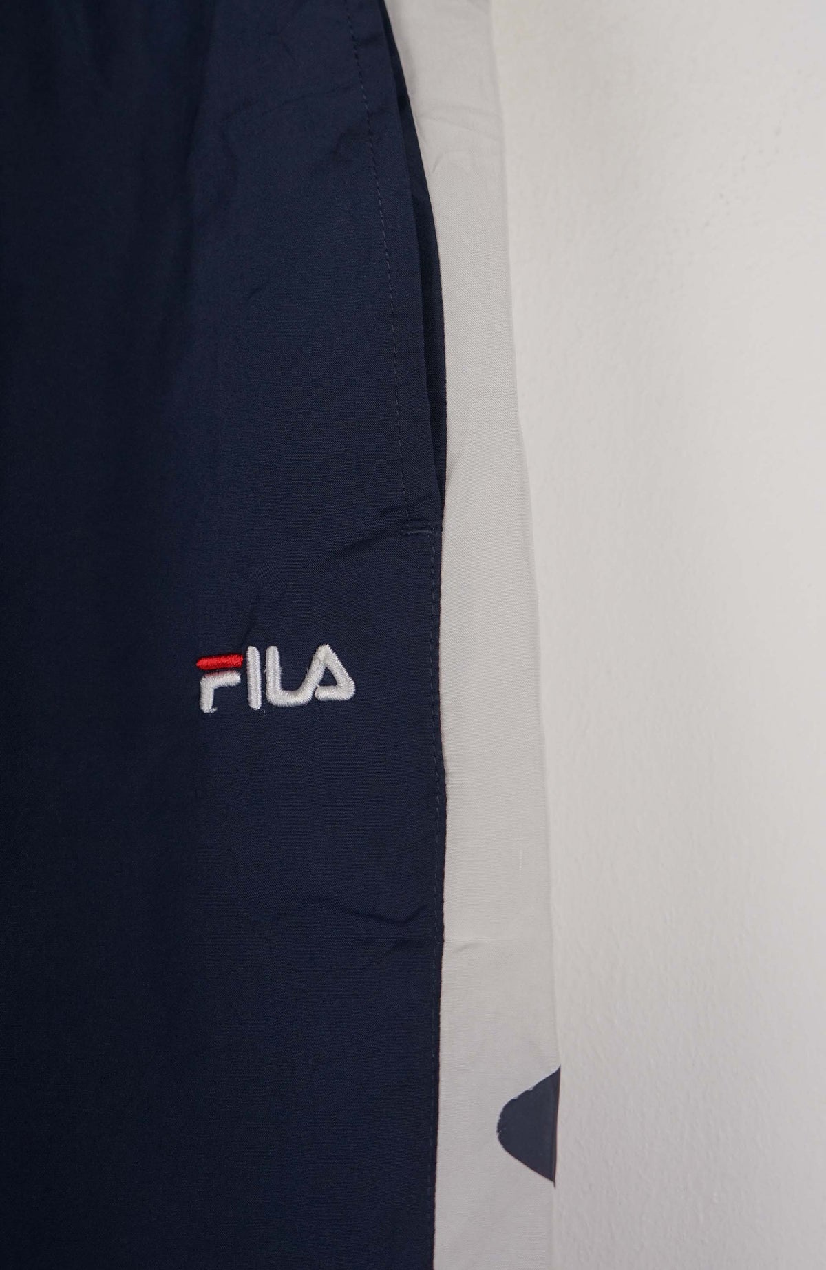VINTAGE FILA TRACK PANT SHORTS (XS)