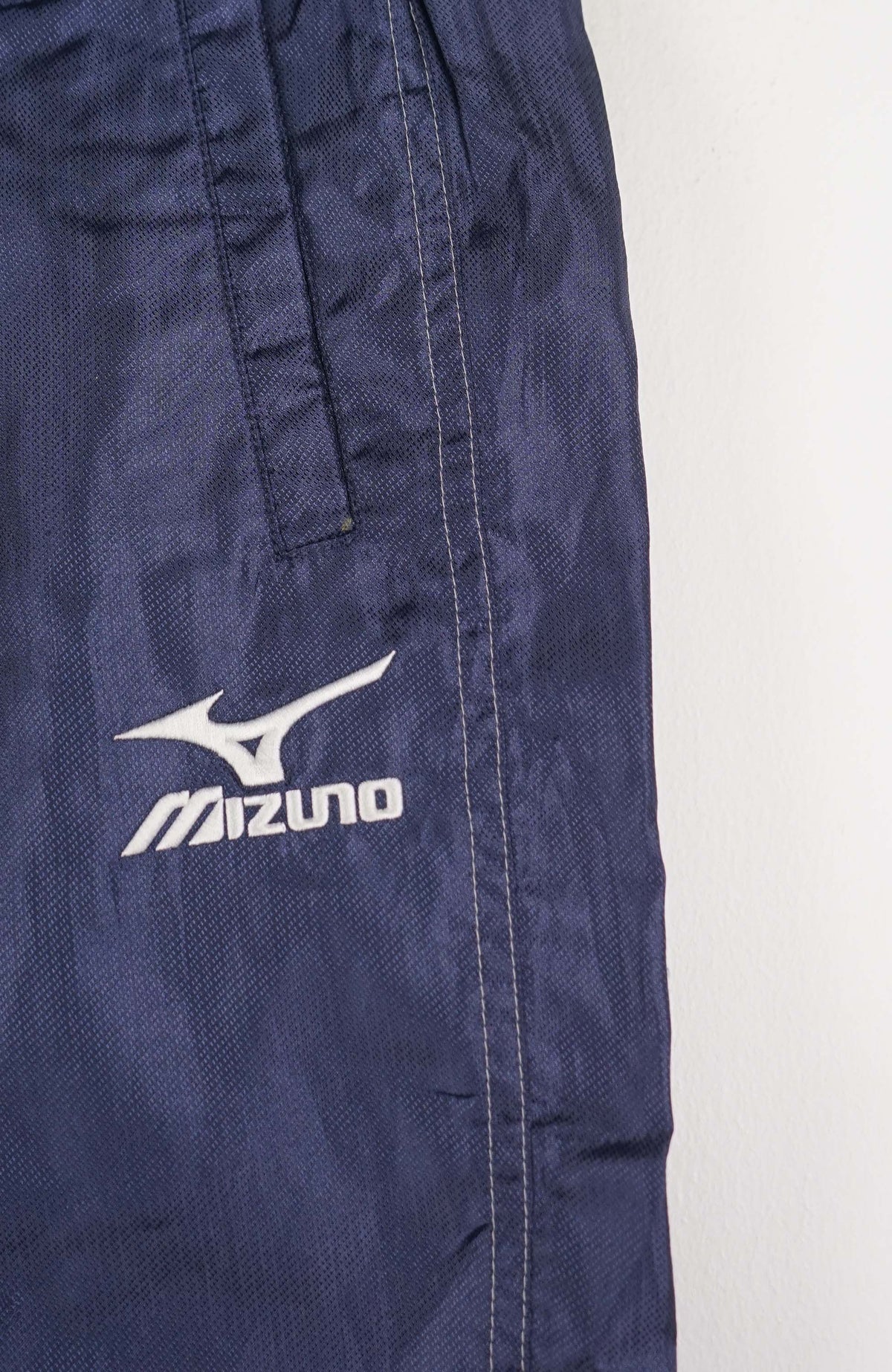 VINTAGE MIZUNO TRACK PANT SHORTS (XS)