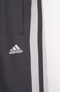 VINTAGE ADIDAS TRACK PANT SHORTS (M)
