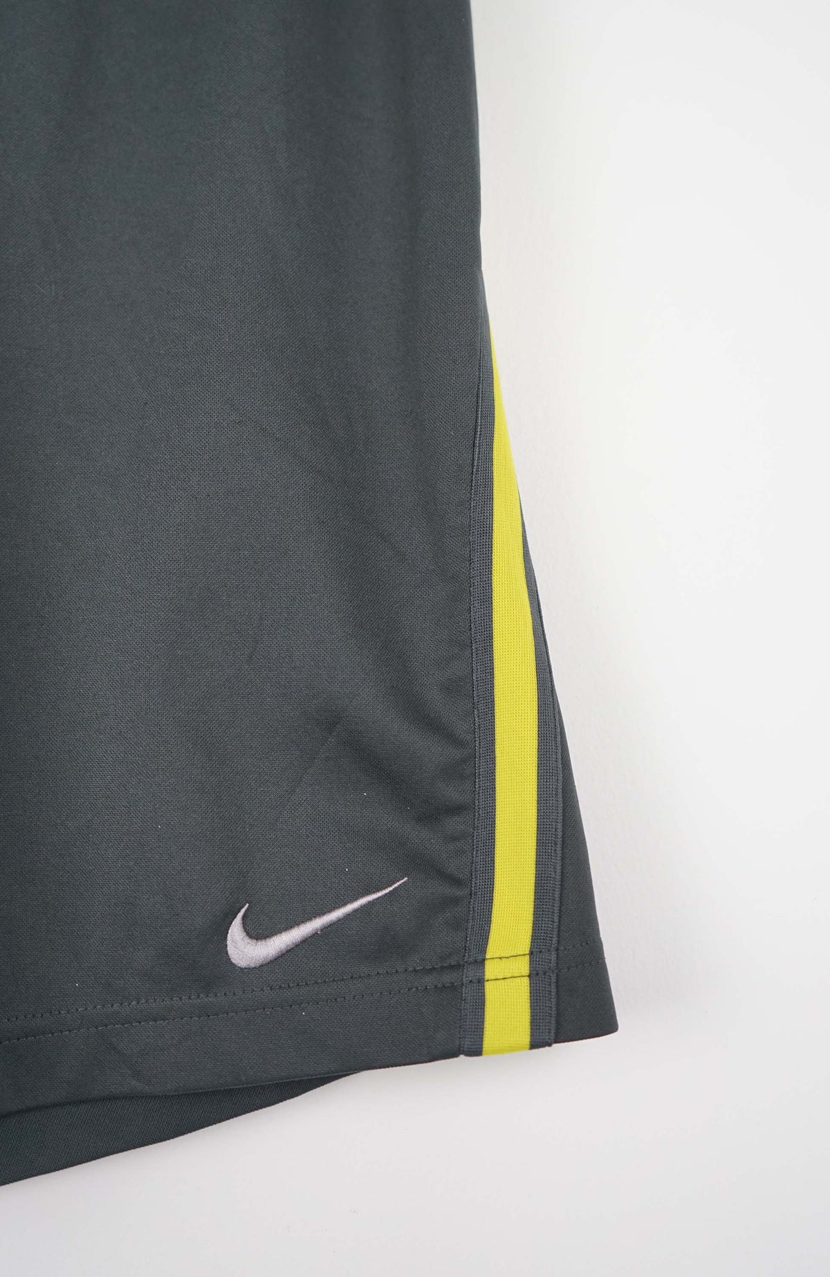 VINTAGE NIKE SHORTS W28