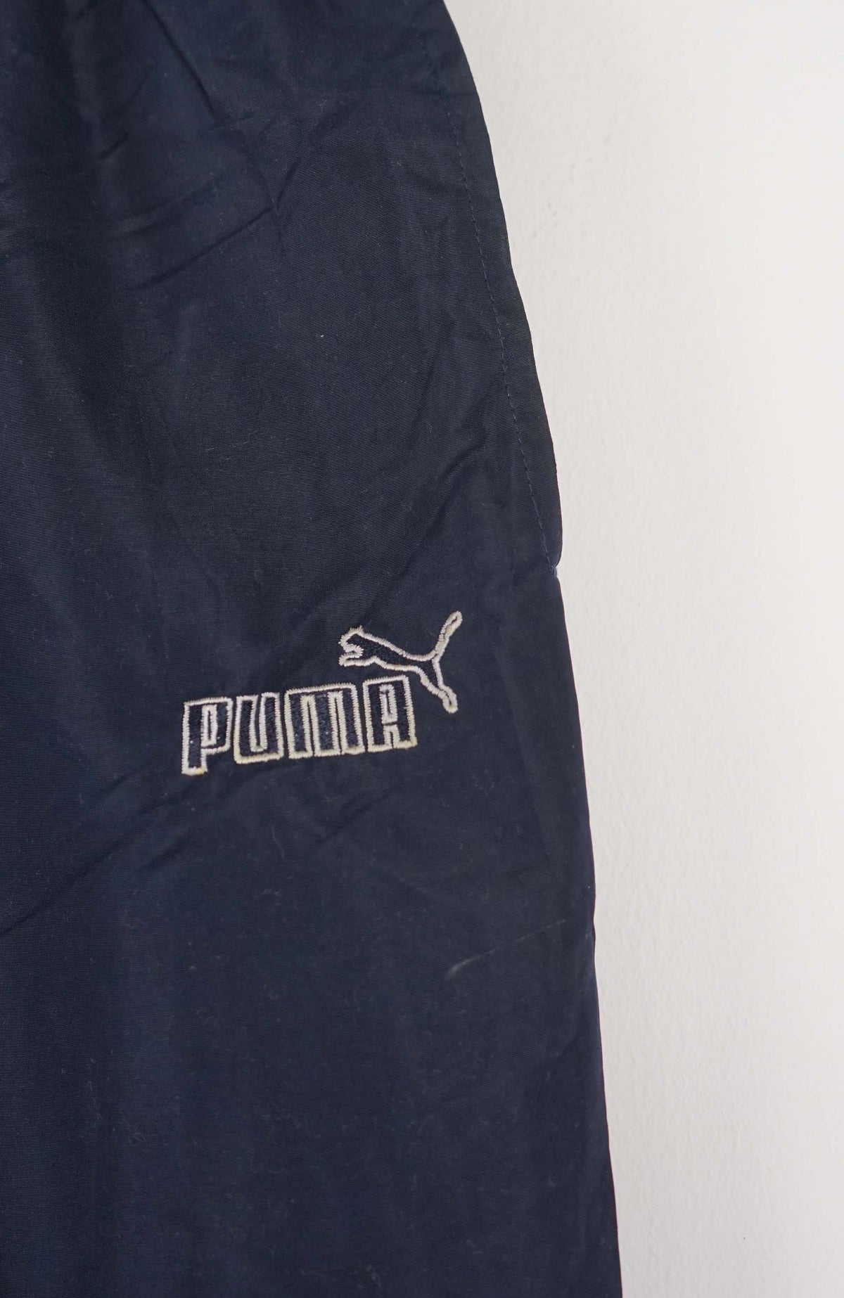 VINTAGE PUMA TRACK PANT SHORTS (M)