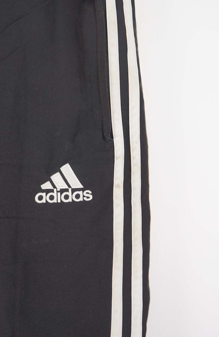VINTAGE ADIDAS TRACK PANT SHORTS (L)