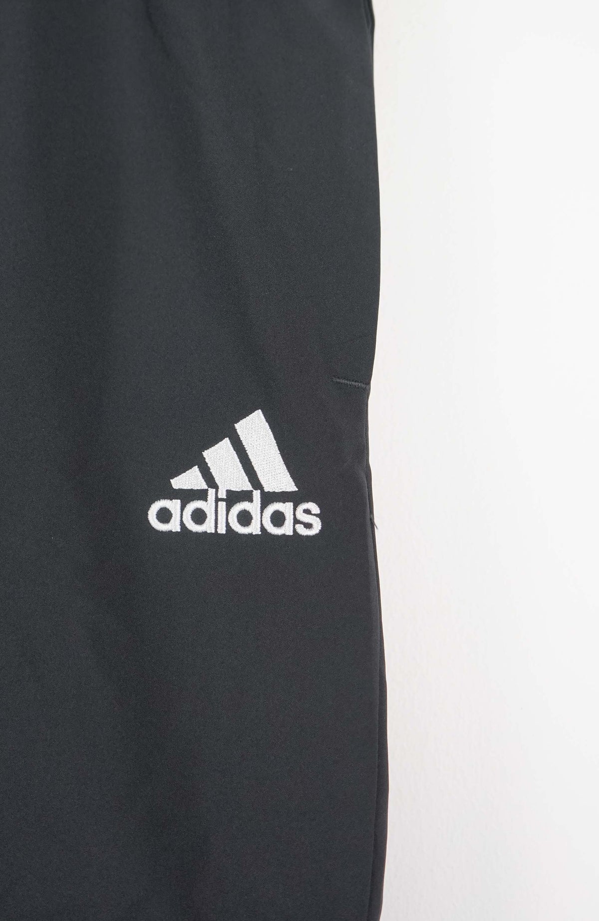 VINTAGE ADIDAS TRACK PANT SHORTS (M)