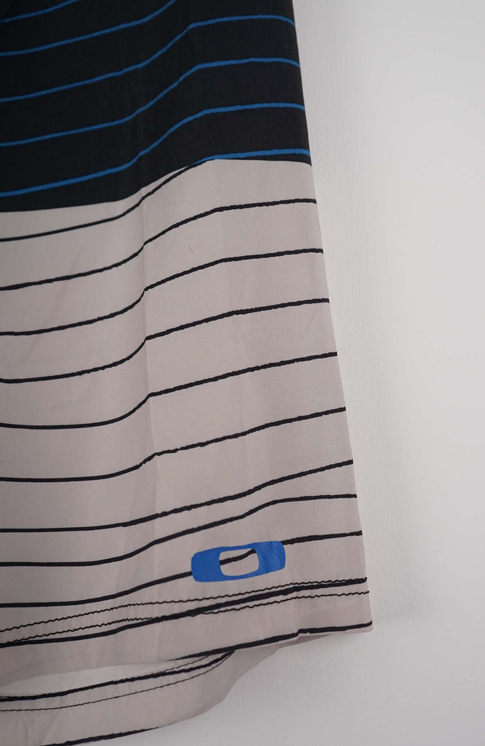 VINTAGE OAKLEY SURF BOARD SHORTS W30