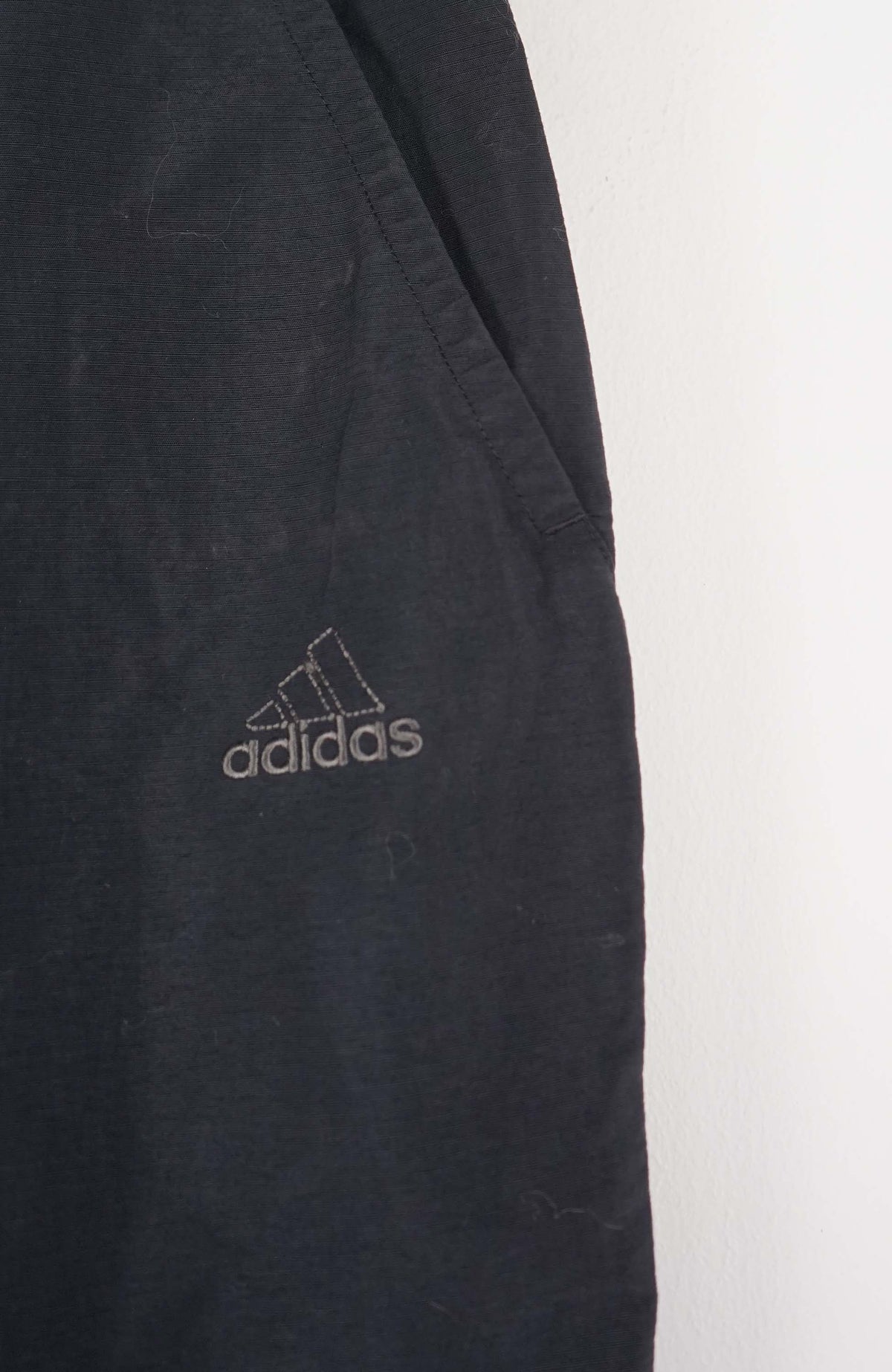 VINTAGE ADIDAS TRACK PANT SHORTS (M)