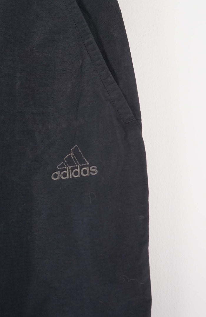 VINTAGE ADIDAS TRACK PANT SHORTS (M)