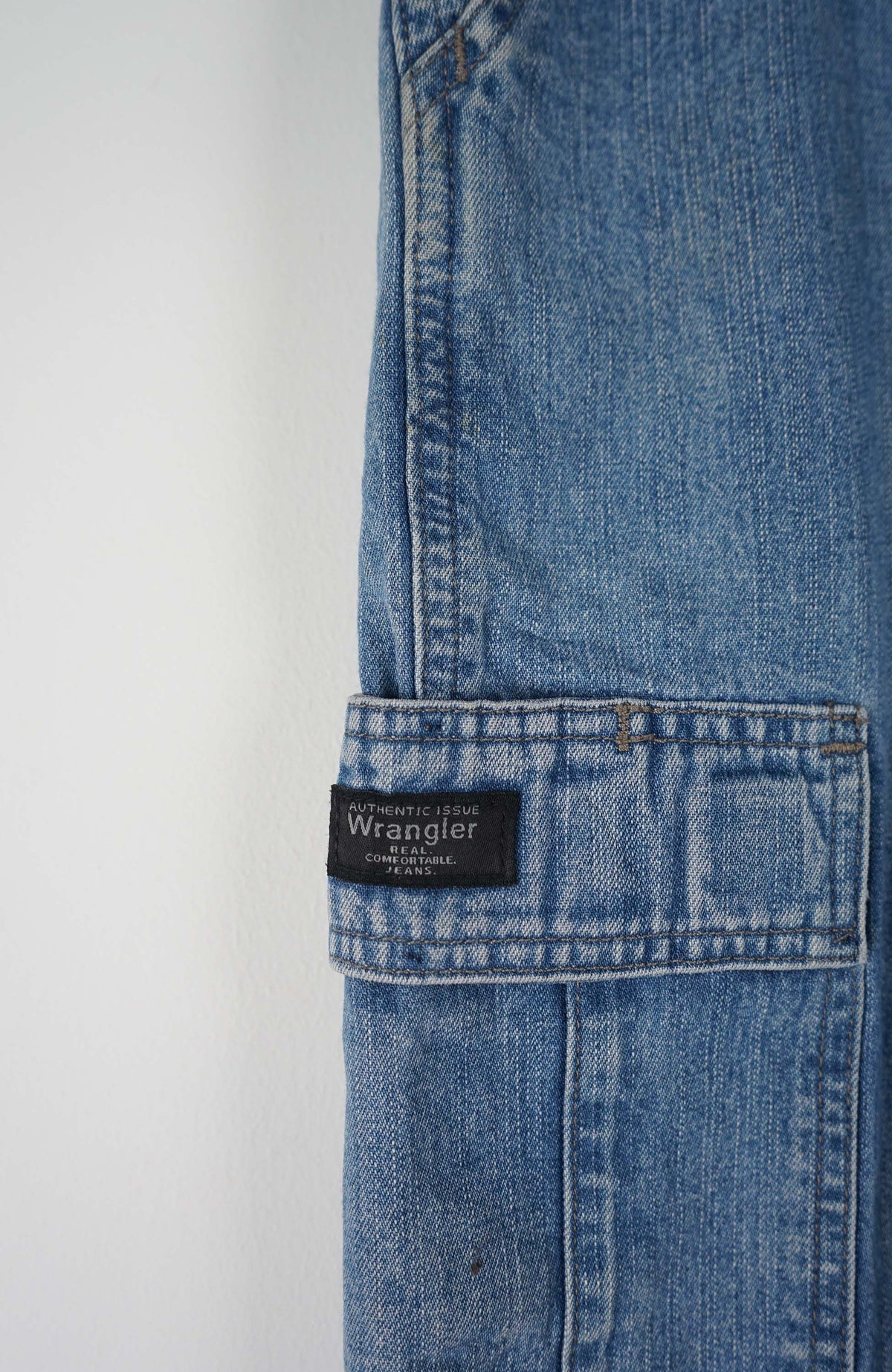 VINTAGE WRANGLER CARGO SHORTS W36