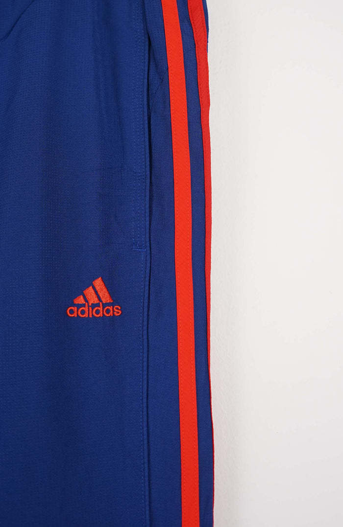 VINTAGE ADIDAS 3/4 TRACK PANT SHORTS (XL)