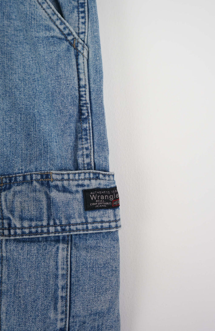 VINTAGE WRANGLER CARGO SHORTS W32