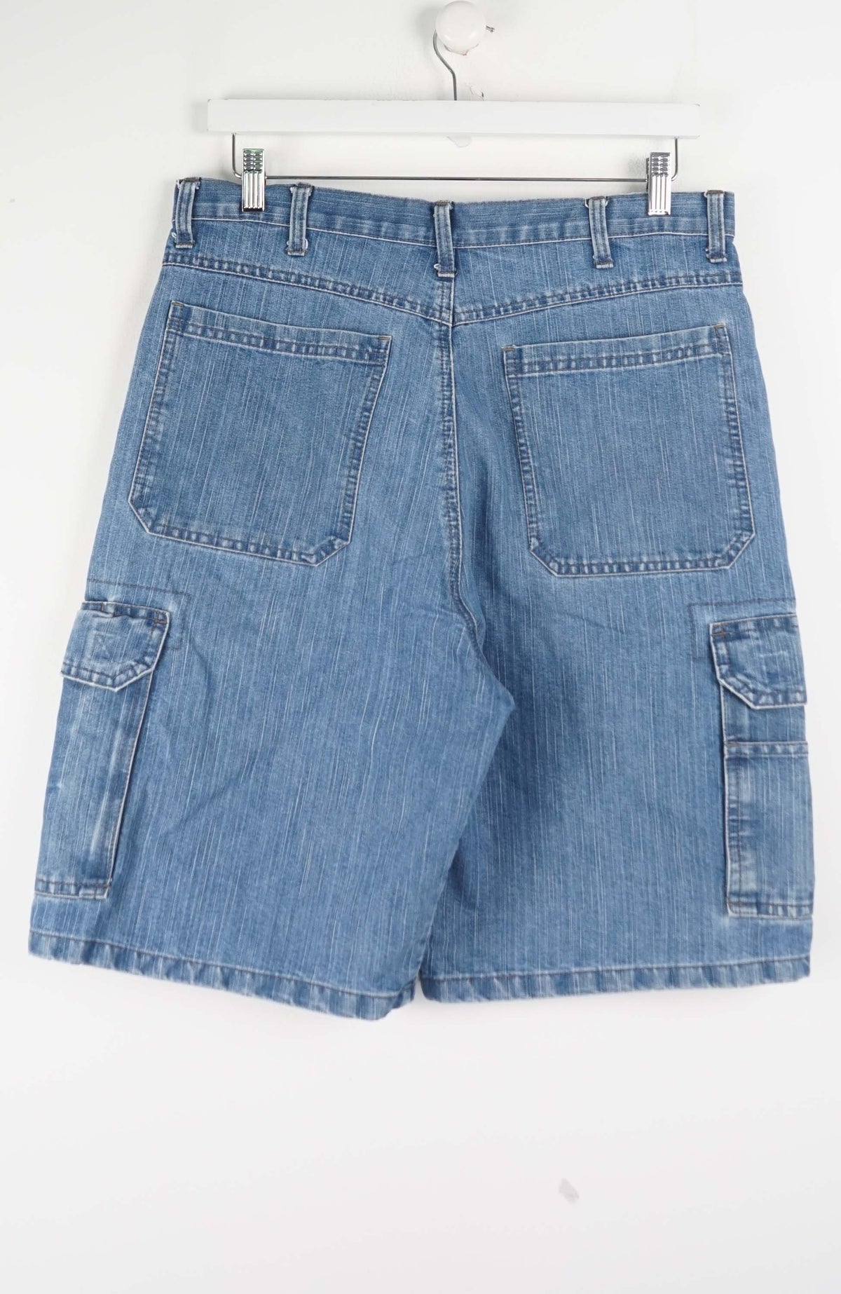 VINTAGE WRANGLER CARGO SHORTS W34