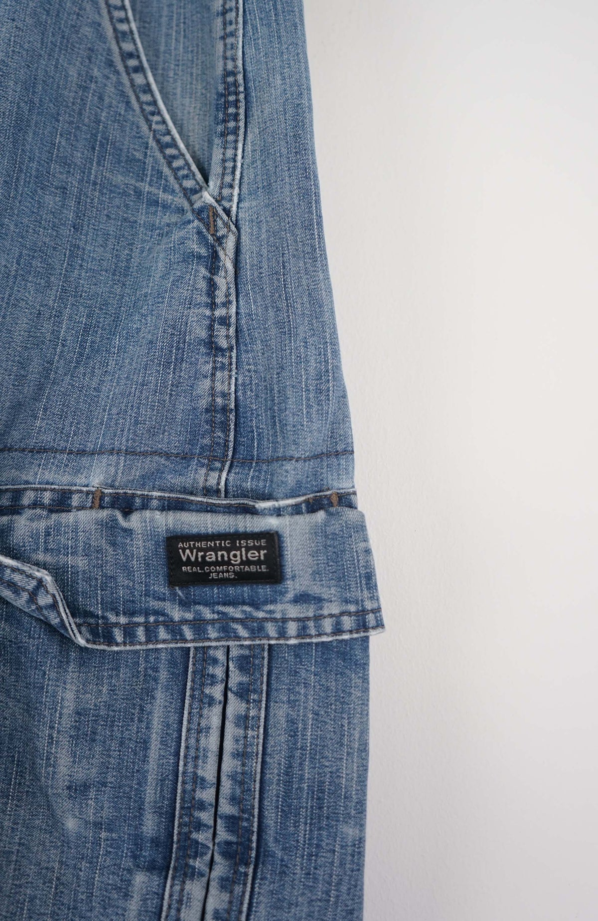 VINTAGE WRANGLER CARGO SHORTS W34