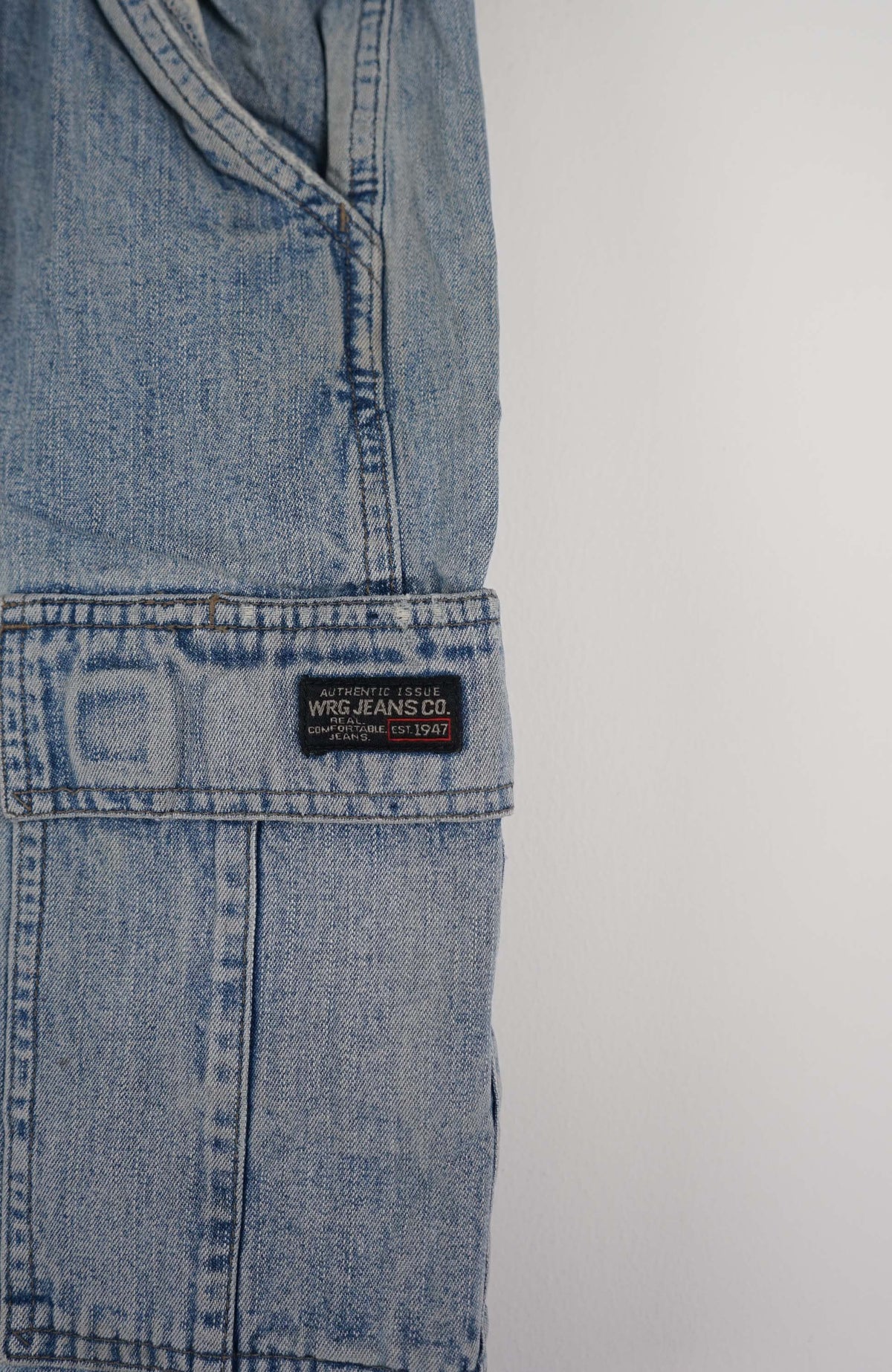 VINTAGE WRANGLER CARGO SHORTS W32