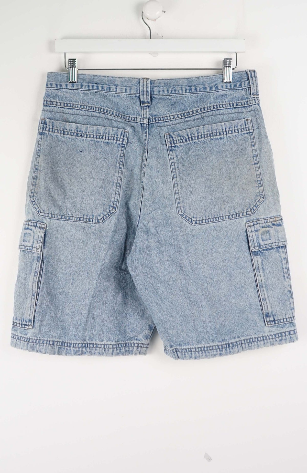 VINTAGE WRANGLER CARGO SHORTS W32