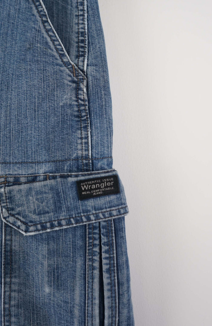 VINTAGE WRANGLER CARGO SHORTS W32