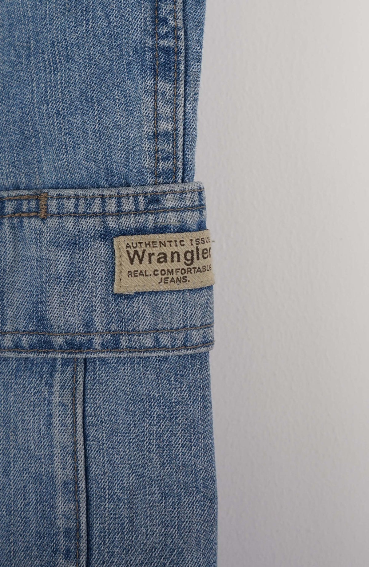 VINTAGE WRANGLER CARGO SHORTS W34