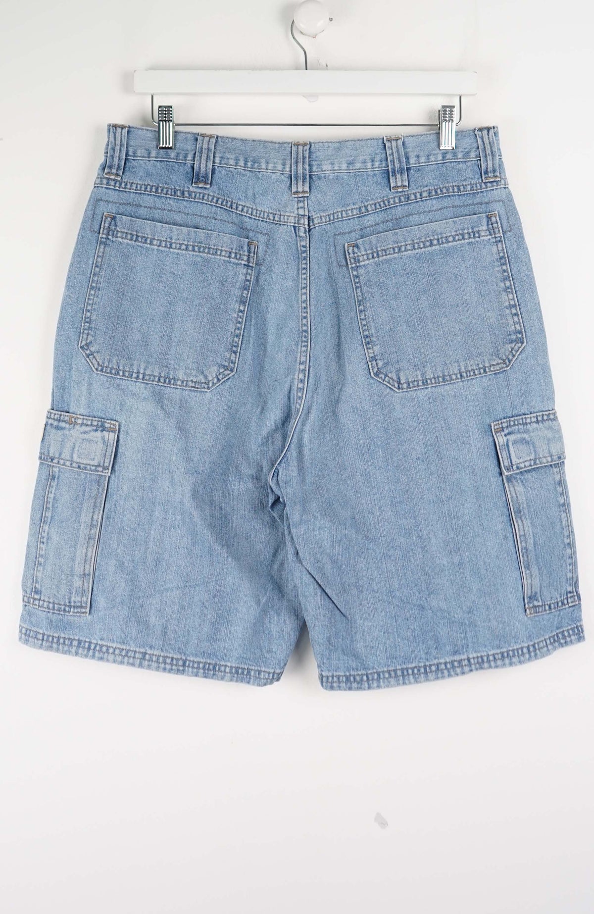 VINTAGE WRANGLER CARGO SHORTS W34