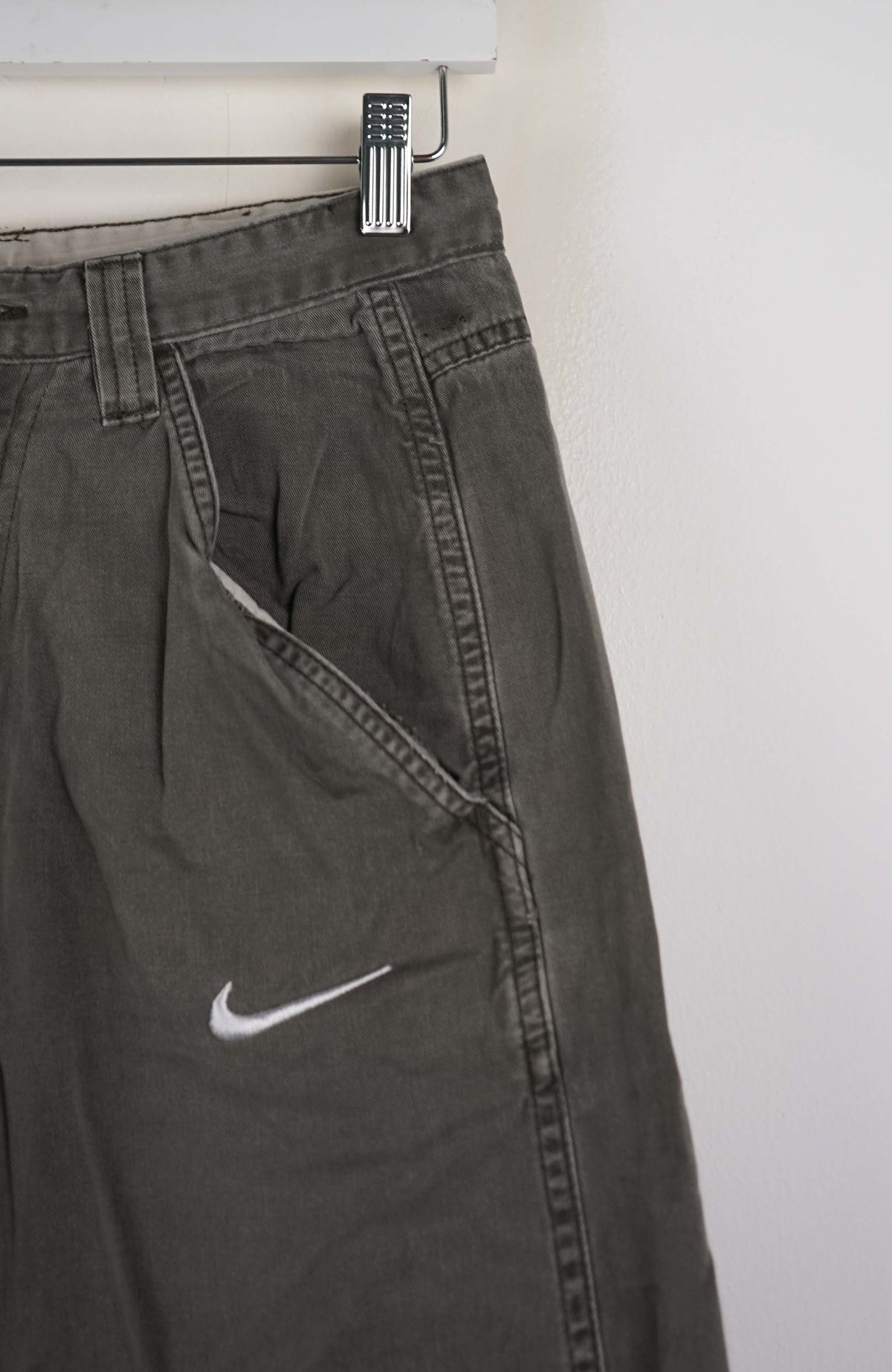 VINTAGE REWORK CARGO SHORTS W29