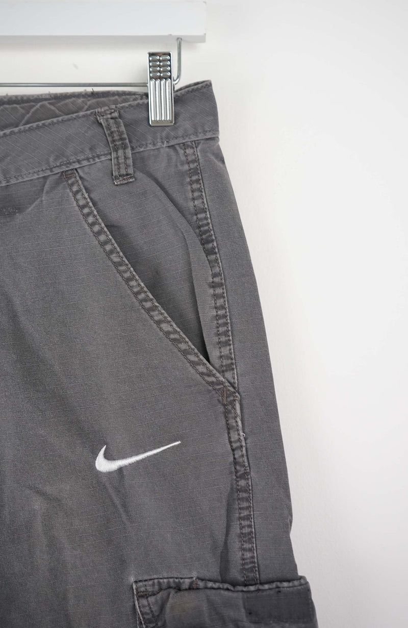 VINTAGE REWORK CARGO SHORTS W30