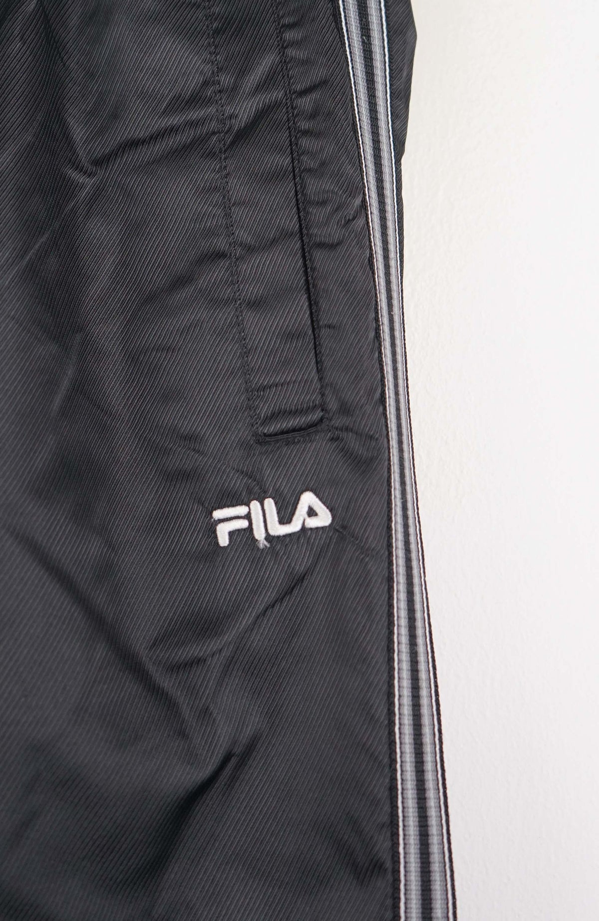 VINTAGE FILA TRACKPANTS (XS)