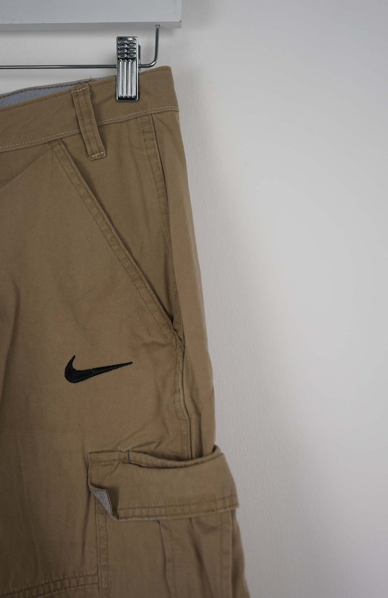 VINTAGE REWORK CARGO SHORTS W28