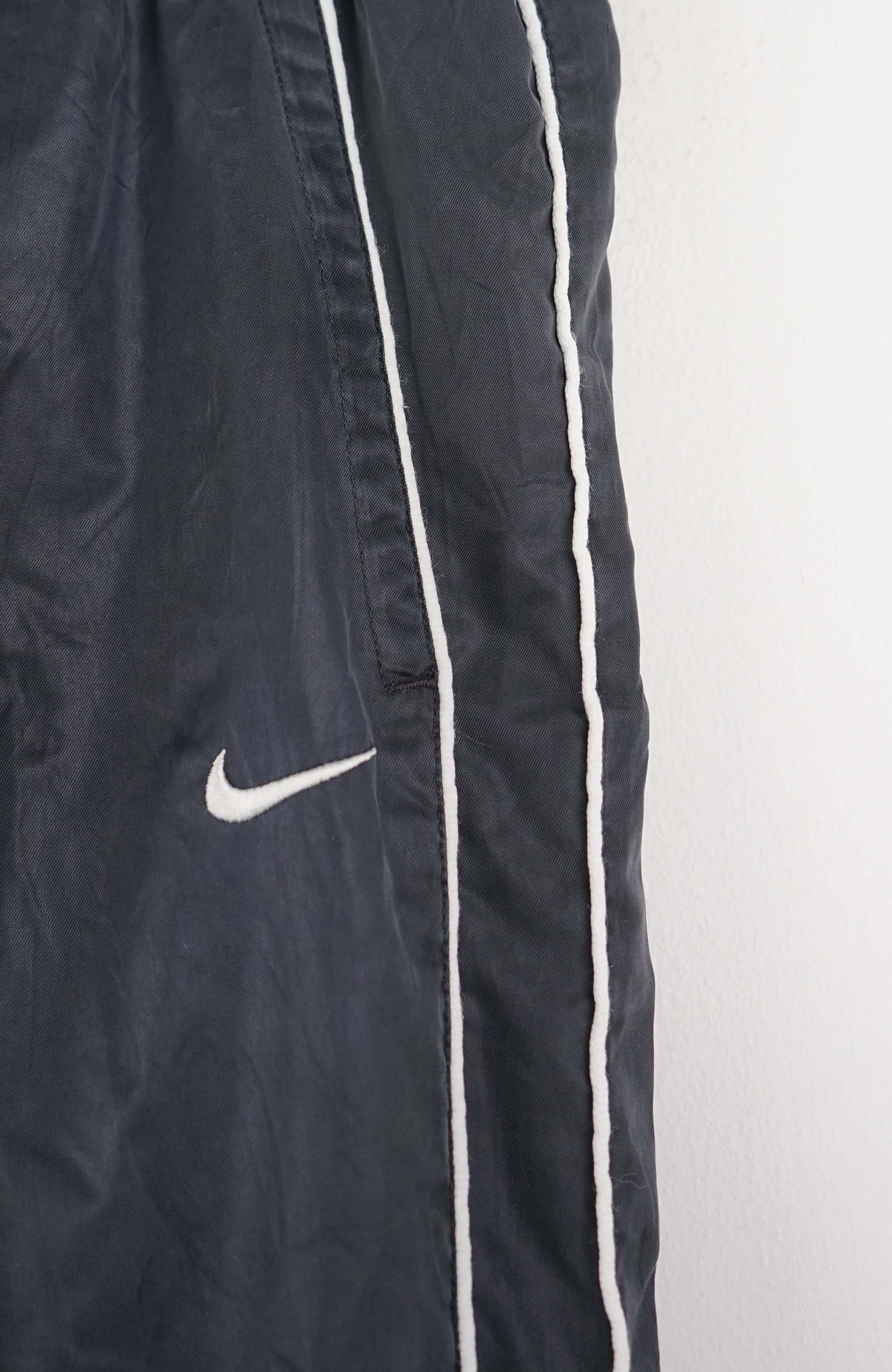 VINTAGE NIKE TRACKPANTS (L)