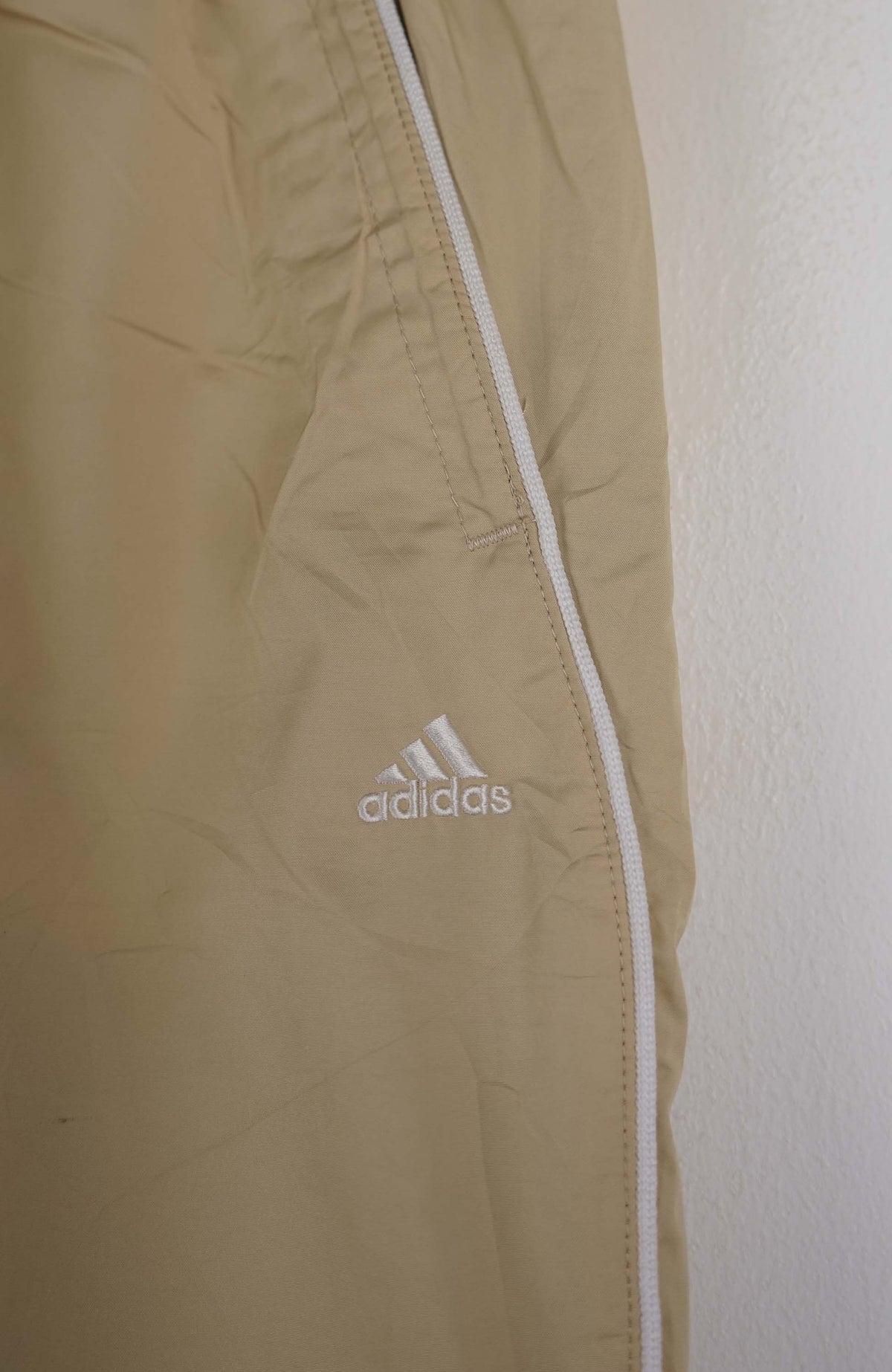 VINTAGE ADIDAS TRACKPANTS (XS)