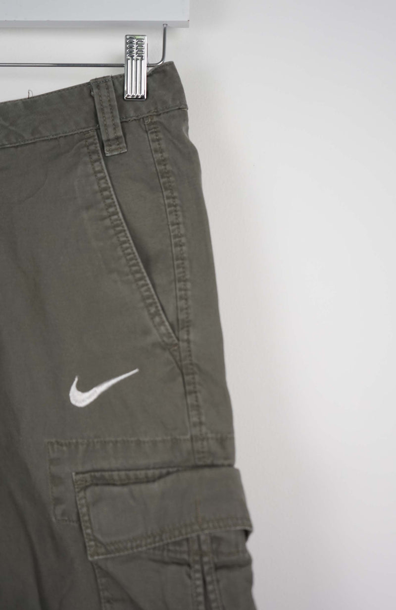 VINTAGE REWORK CARGO SHORTS W26