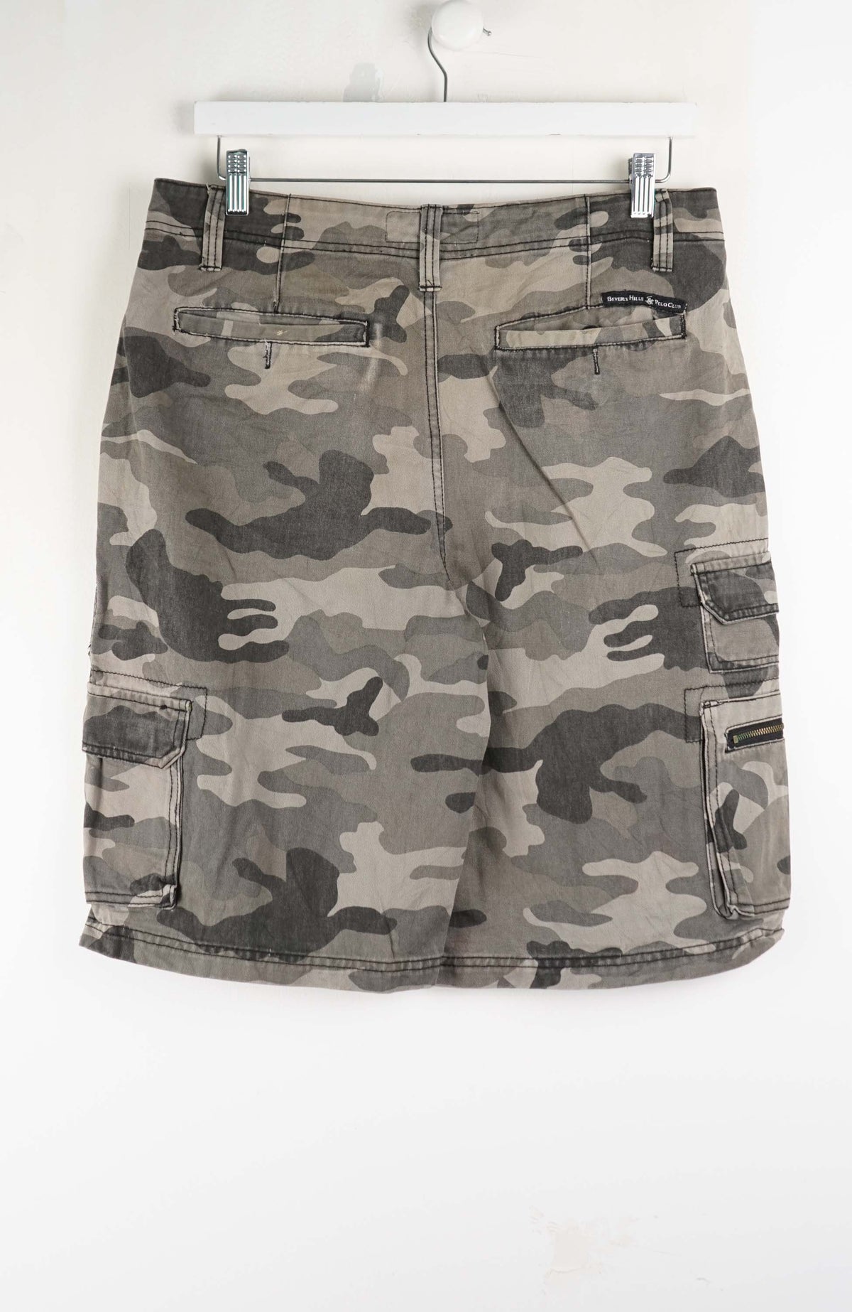 VINTAGE CAMO CARGO SHORTS W34