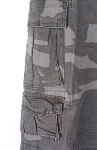 VINTAGE CAMO CARGO SHORTS W32