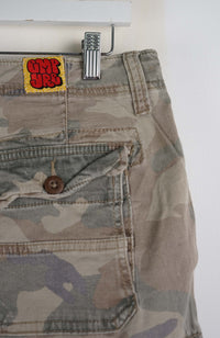 VINTAGE CAMO CARGO SHORTS W33