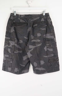 VINTAGE CAMO CARGO SHORTS W32