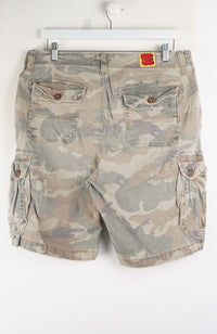 VINTAGE CAMO CARGO SHORTS W33