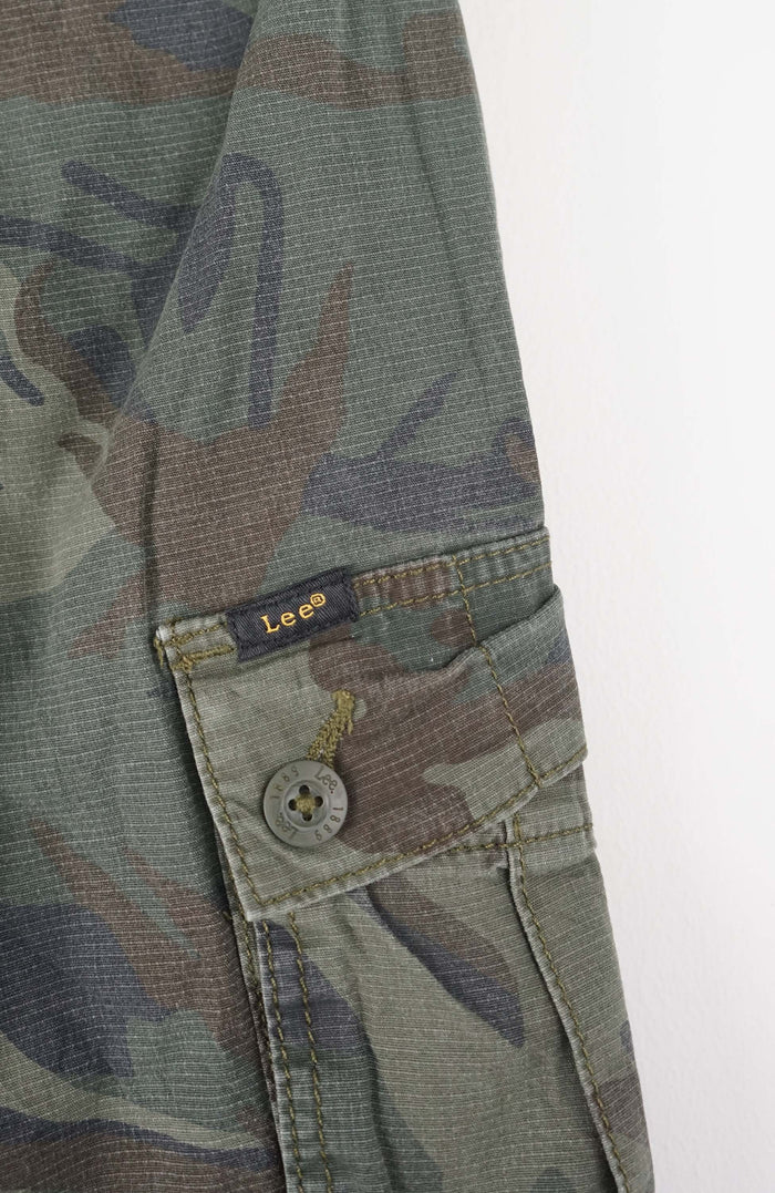 VINTAGE LEE CAMO CARGO SHORTS W32